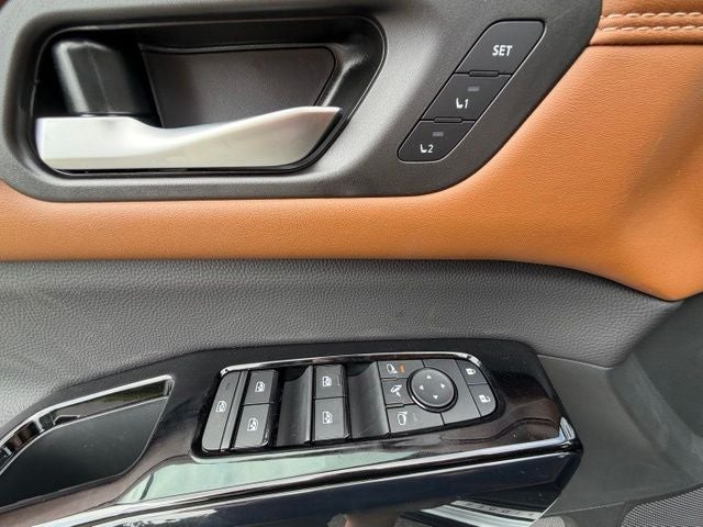 2026 Nissan Pathfinder Platinum CARGO, CAPTAIN CHAIRS PACKAGE