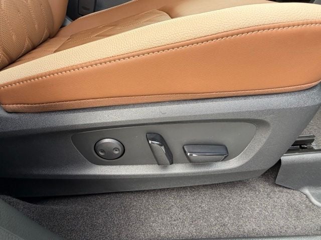 2026 Nissan Pathfinder Platinum CARGO, CAPTAIN CHAIRS PACKAGE
