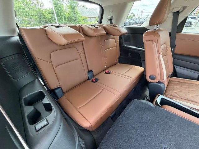 2026 Nissan Pathfinder Platinum CARGO, CAPTAIN CHAIRS PACKAGE