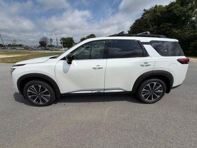 2026 Nissan Pathfinder Platinum CARGO, CAPTAIN CHAIRS PACKAGE