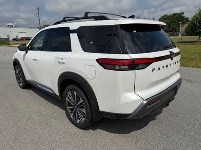 2026 Nissan Pathfinder Platinum CARGO, CAPTAIN CHAIRS PACKAGE