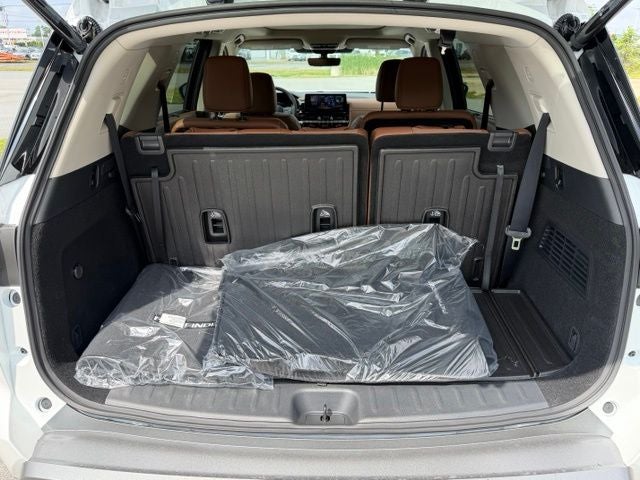 2026 Nissan Pathfinder Platinum CARGO, CAPTAIN CHAIRS PACKAGE