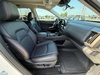 2023 Nissan Pathfinder Platinum