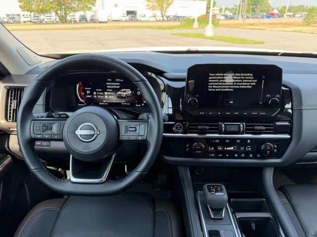 2023 Nissan Pathfinder Platinum