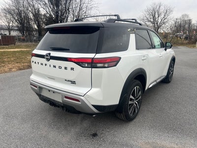 2025 Nissan Pathfinder Platinum