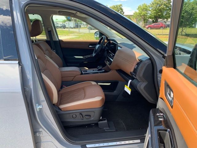 2026 Nissan Pathfinder Platinum CAPTAIN CHAIRS