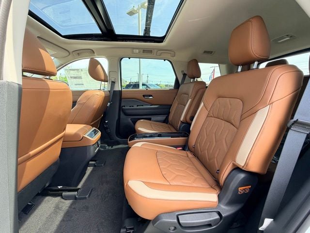 2026 Nissan Pathfinder Platinum CAPTAIN CHAIRS, CARGO PACKAGE