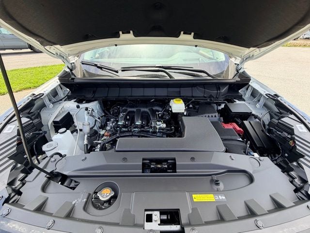 2026 Nissan Pathfinder Platinum CAPTAIN CHAIRS, CARGO PACKAGE