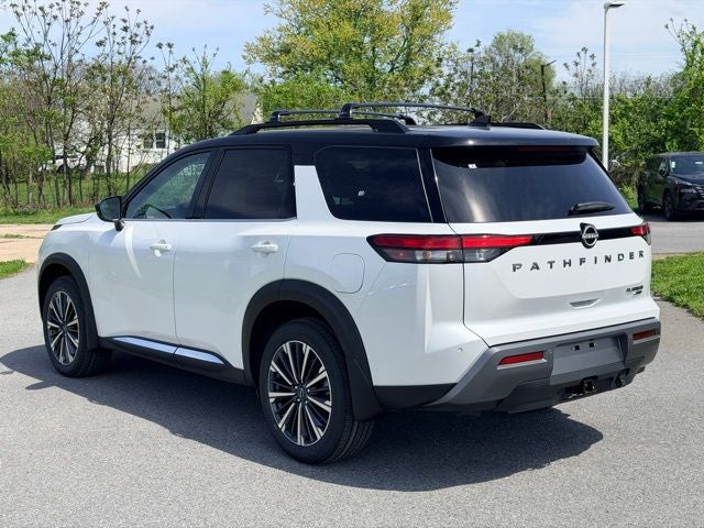 2026 Nissan Pathfinder Platinum CAPTAIN CHAIRS, CARGO PACKAGE