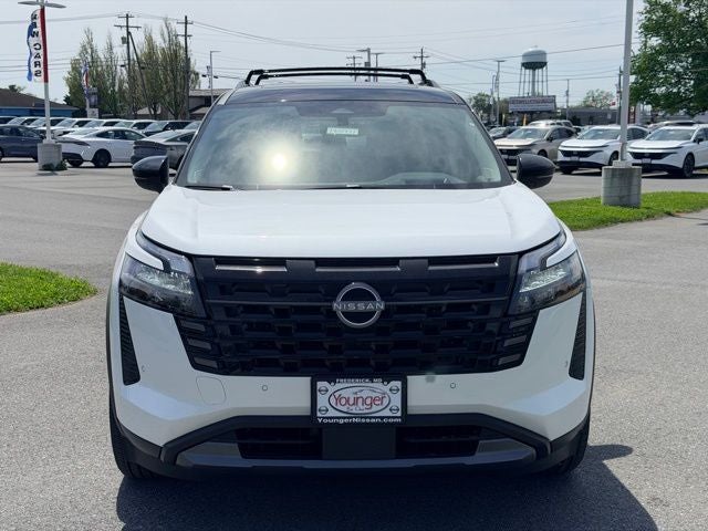 2026 Nissan Pathfinder Platinum CAPTAIN CHAIRS, CARGO PACKAGE