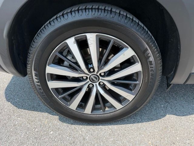 2022 Nissan Pathfinder Platinum