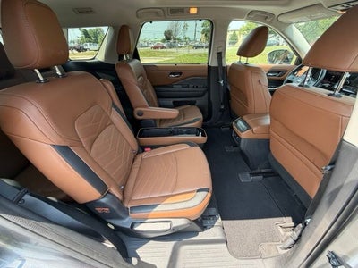 2022 Nissan Pathfinder Platinum