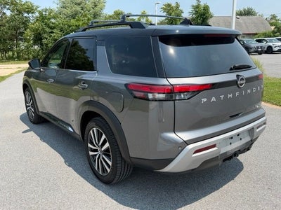 2022 Nissan Pathfinder Platinum