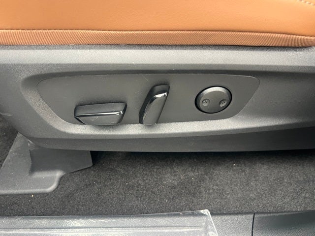 2025 Nissan Pathfinder Platinum CAPTAIN CHAIRS, CARGO PACKAGE