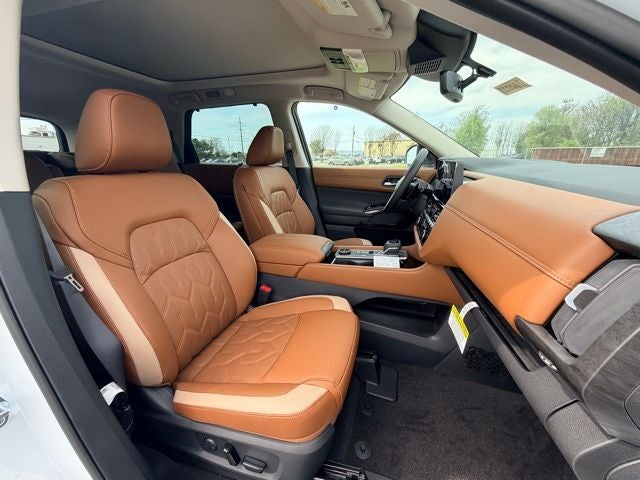 2026 Nissan Pathfinder Platinum CAPTAIN CHAIRS, CARGO PACKAGE
