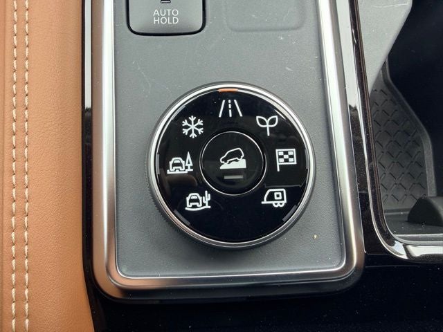 2026 Nissan Pathfinder Platinum CAPTAIN CHAIRS, CARGO PACKAGE