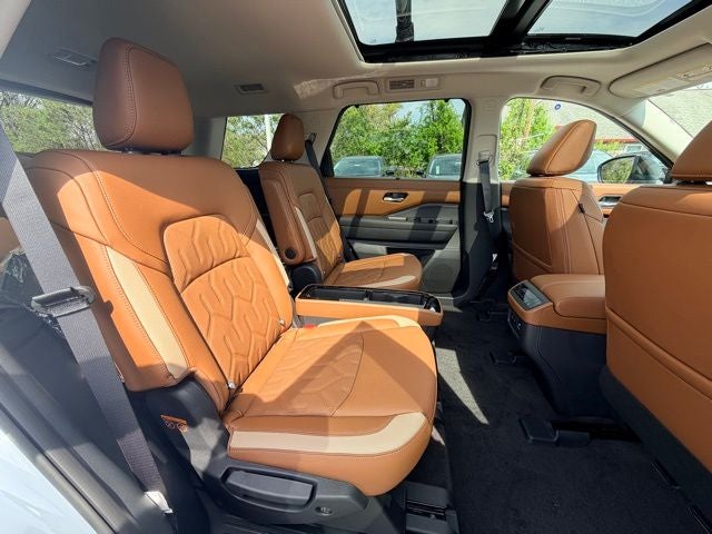 2026 Nissan Pathfinder Platinum CAPTAIN CHAIRS, CARGO PACKAGE