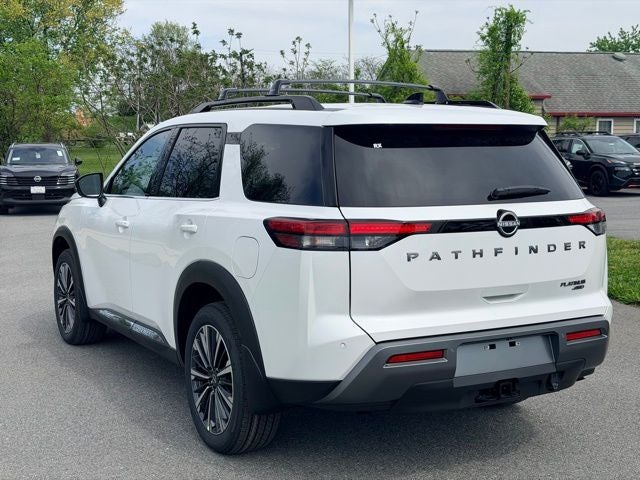 2026 Nissan Pathfinder Platinum CAPTAIN CHAIRS, CARGO PACKAGE