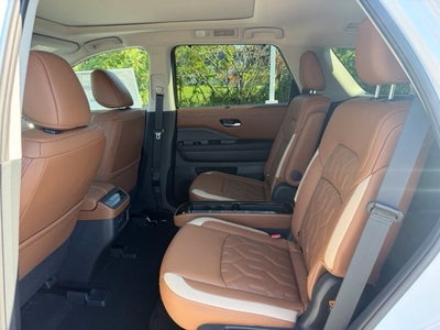 2026 Nissan Pathfinder Platinum