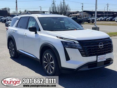 2026 Nissan Pathfinder Platinum CAPTAIN CHAIRS, CARGO PACKAGE