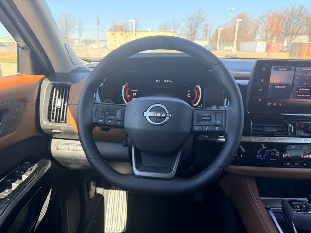 2026 Nissan Pathfinder Platinum CAPTAIN CHAIRS, CARGO PACKAGE