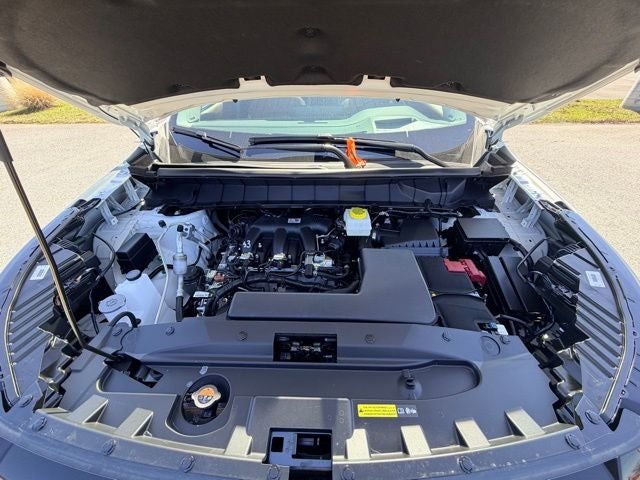 2026 Nissan Pathfinder Platinum CAPTAIN CHAIRS, CARGO PACKAGE