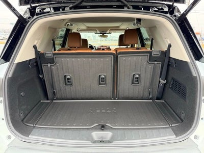 2026 Nissan Pathfinder Platinum CAPTAIN CHAIRS, CARGO PACKAGE
