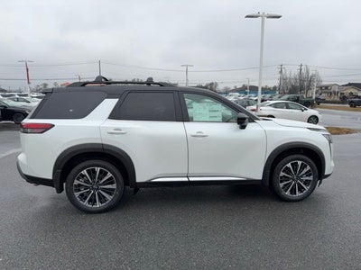 2026 Nissan Pathfinder Platinum CAPTAIN CHAIRS, CARGO PACKAGE