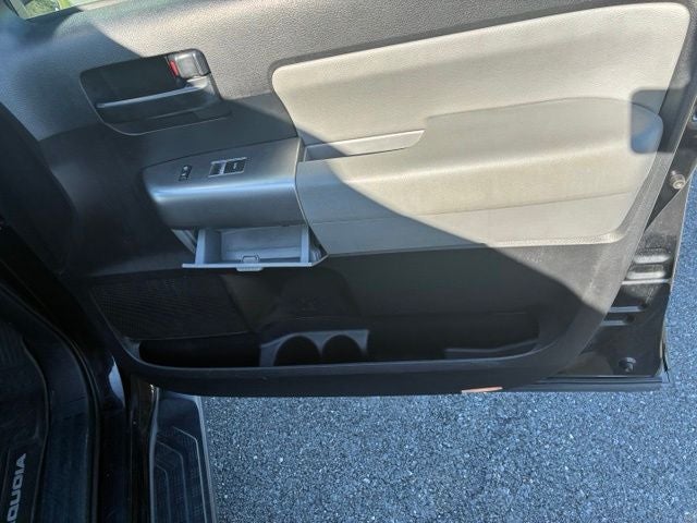 2020 Toyota Sequoia SR5 5.7L