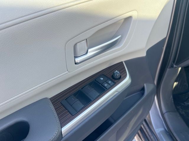 2021 Toyota Sienna XLE 7 Passenger