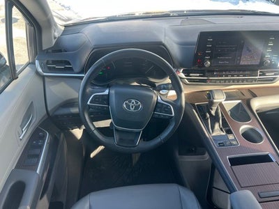 2021 Toyota Sienna XLE 7 Passenger
