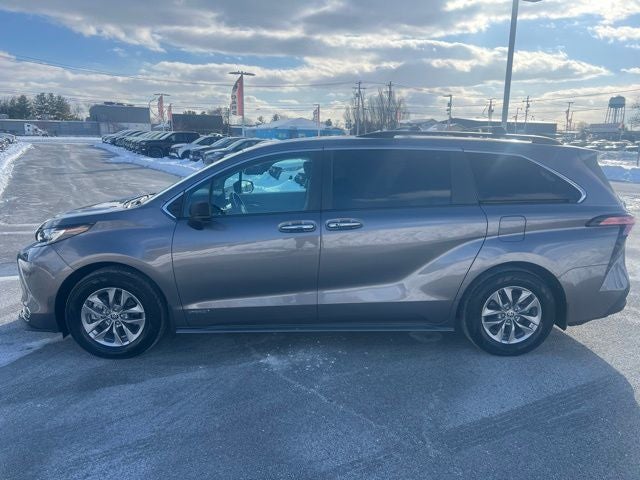 2021 Toyota Sienna XLE 7 Passenger