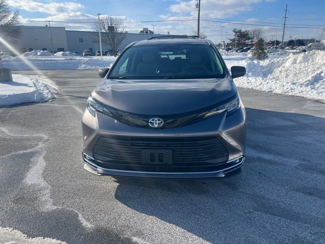 2021 Toyota Sienna XLE 7 Passenger
