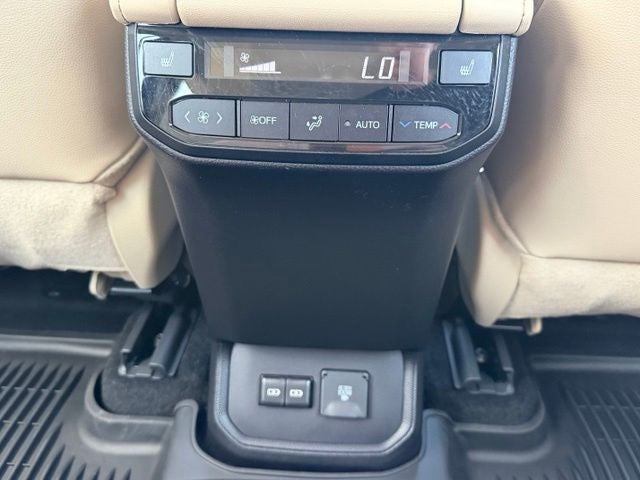 2024 Toyota Highlander Platinum
