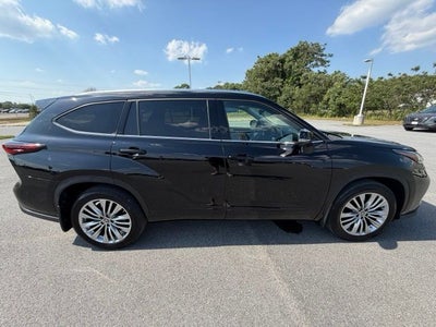 2024 Toyota Highlander Platinum