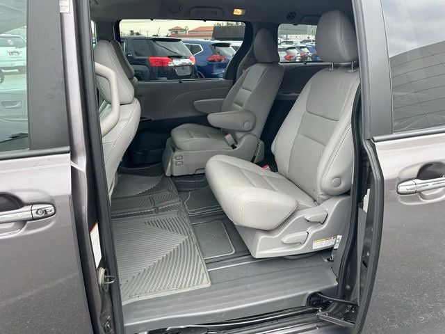 2020 Toyota Sienna XLE MOBILITY VAN, SIDE LIFT SEAT
