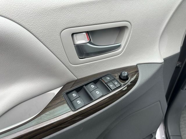 2020 Toyota Sienna XLE MOBILITY VAN, SIDE LIFT SEAT