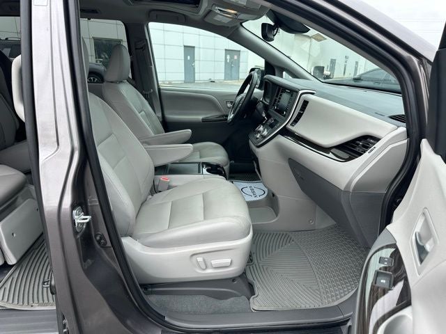 2020 Toyota Sienna XLE MOBILITY VAN, SIDE LIFT SEAT