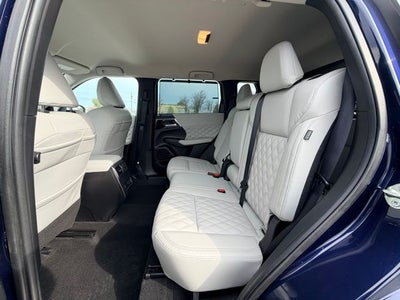 2023 Mitsubishi Outlander SEL