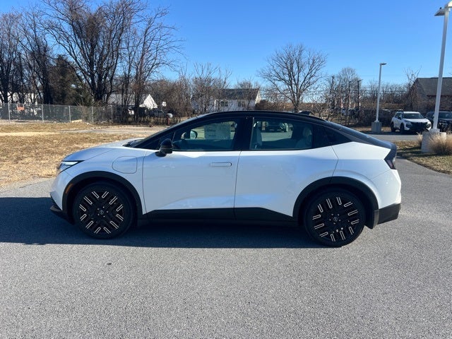 2026 Nissan LEAF PLATINUM+ CARGO, FLOOR MAT PACKAGE