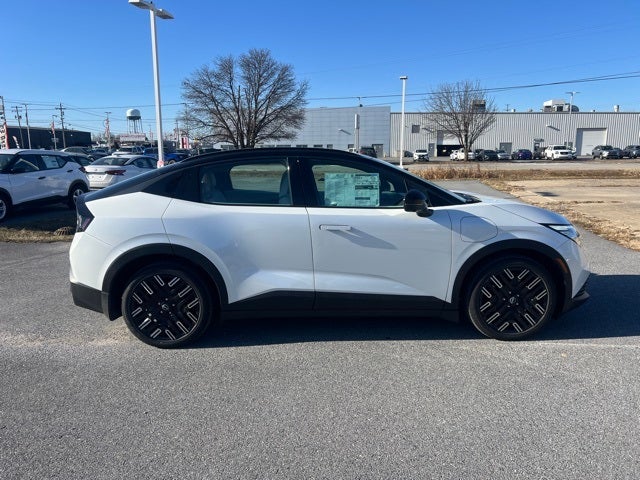 2026 Nissan LEAF PLATINUM+ CARGO, FLOOR MAT PACKAGE