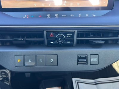 2026 Nissan LEAF PLATINUM+ CARGO, FLOOR MAT PACKAGE