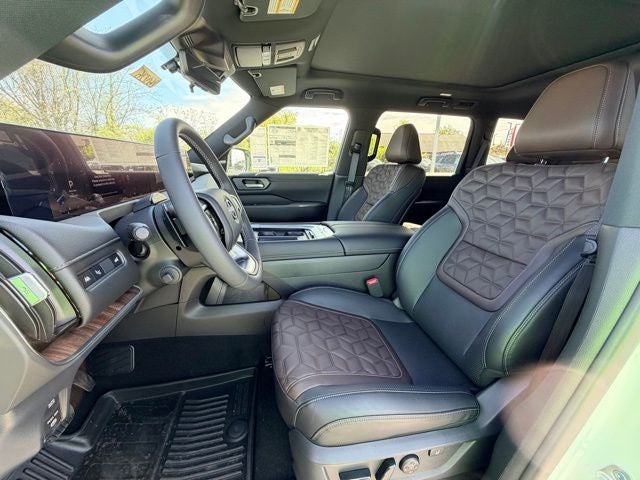 2026 Nissan Armada Platinum Reserve SPLIT BENCH SEAT PACKAGE