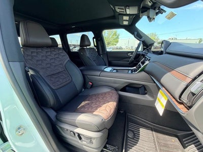 2026 Nissan Armada Platinum Reserve SPLIT BENCH SEAT PACKAGE