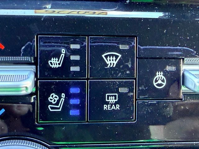 2026 Nissan Armada Platinum Reserve SPLIT BENCH SEAT PACKAGE