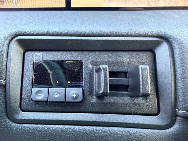 2026 Nissan Armada Platinum Reserve SPLIT BENCH SEAT PACKAGE