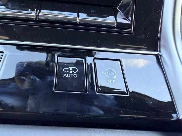 2026 Nissan Armada Platinum Reserve SPLIT BENCH SEAT PACKAGE