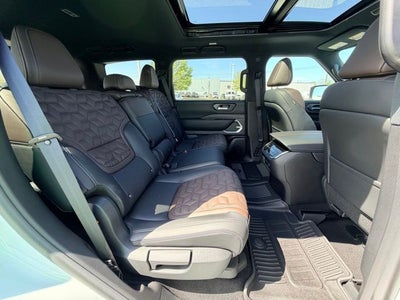 2026 Nissan Armada Platinum Reserve SPLIT BENCH SEAT PACKAGE