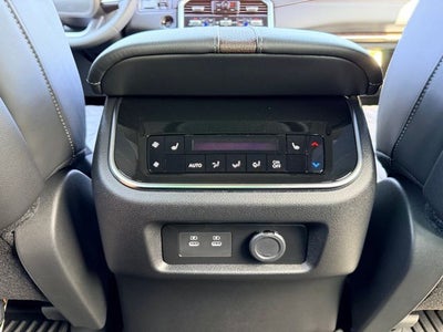 2026 Nissan Armada Platinum Reserve SPLIT BENCH SEAT PACKAGE