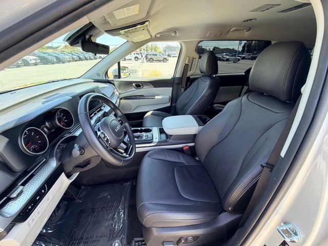 2023 Kia Carnival LX Seat Package